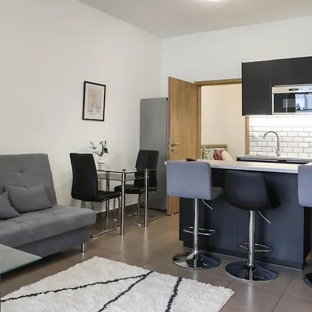 Thaly Apartamento *